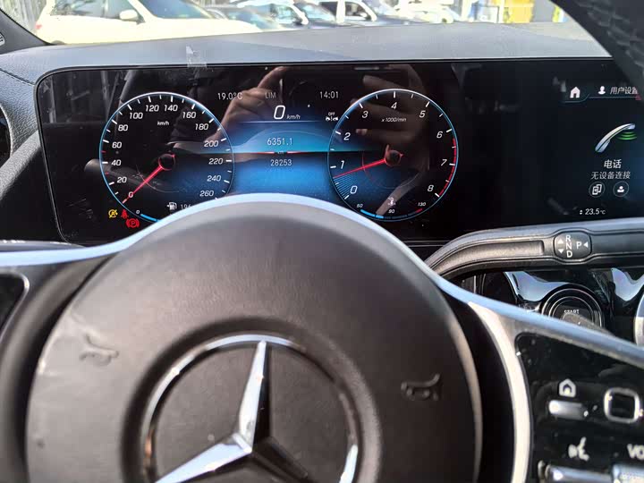 Фото 9 - Mercedes-Benz GLA-Class