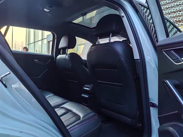 Фото 9 - Audi Q2L