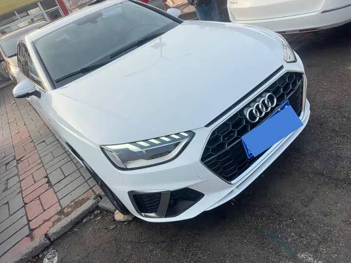 Фото 3 - Audi A4L