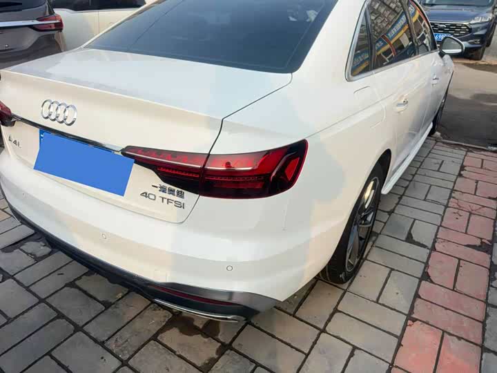 Фото 6 - Audi A4L