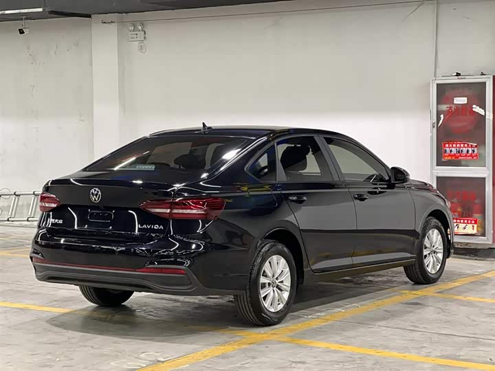 Фото 5 - Volkswagen Lavida