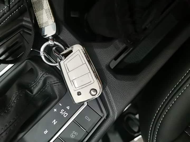 Фото 9 - Volkswagen Lavida