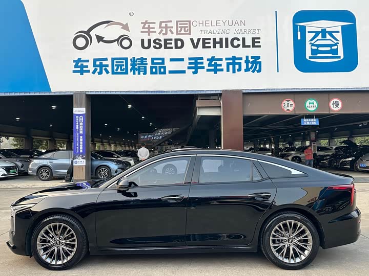 Фото 7 - Bestune B70