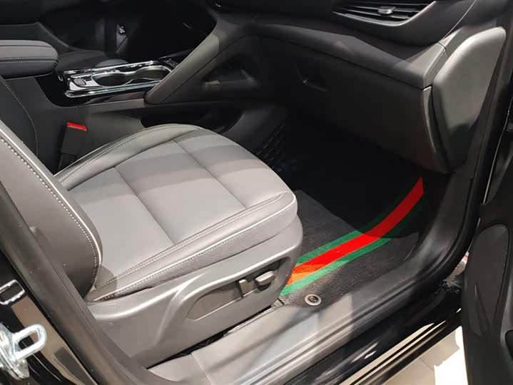 Фото 8 - Buick Envision Plus