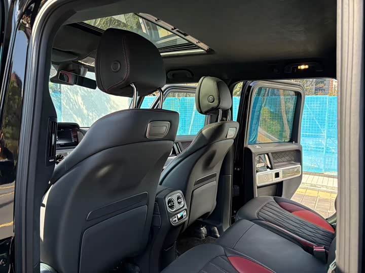 Фото 8 - Mercedes-Benz G-Class