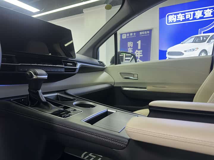 Фото 9 - Toyota Sienna