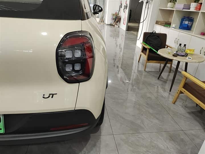 Фото 8 - GAC Aion UT