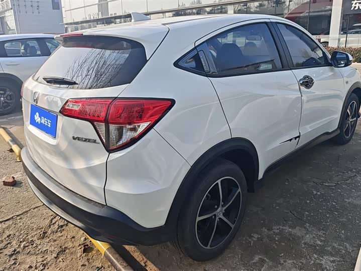 Фото 3 - Honda Vezel