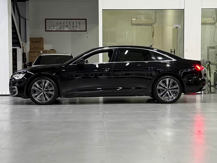 Фото 3 - Audi A6L