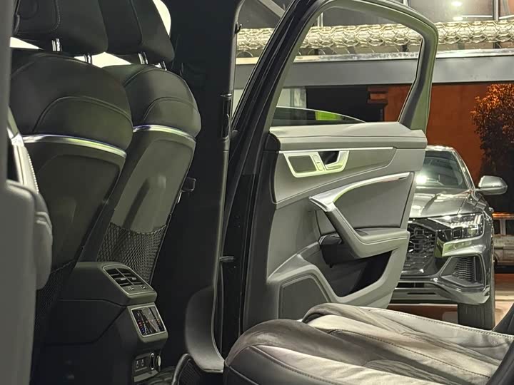 Фото 6 - Audi A6L