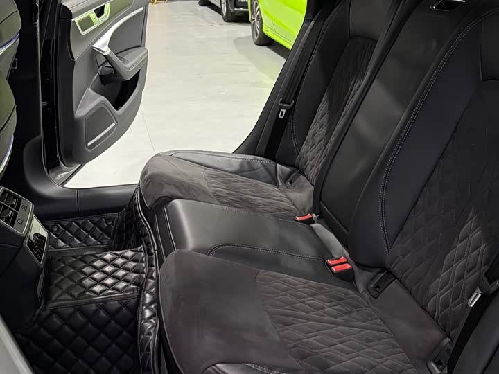 Фото 7 - Audi A6L