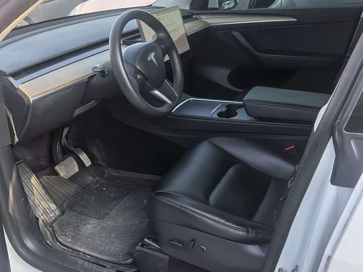 Фото 3 - Tesla Model Y