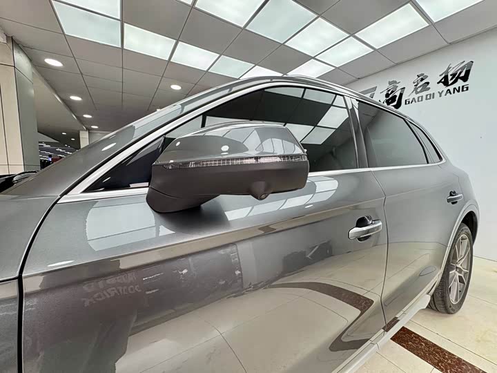 Фото 5 - Audi Q5L