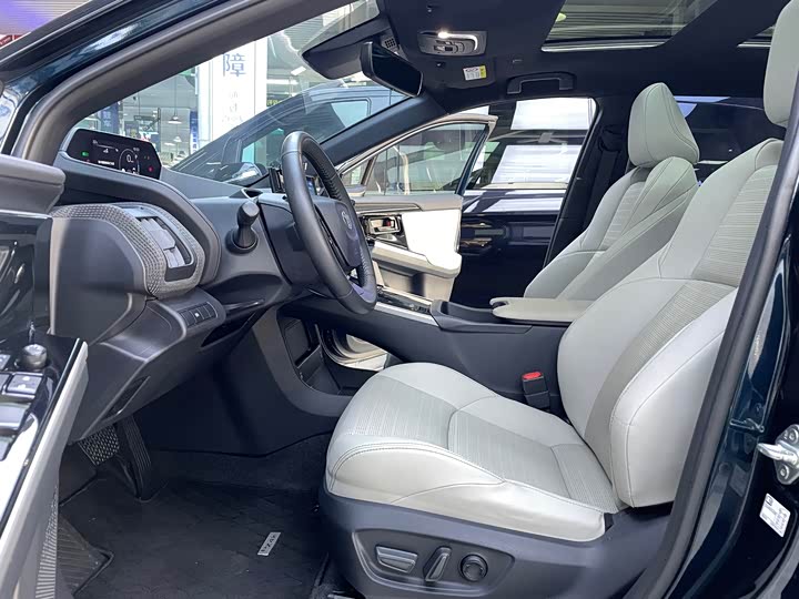 Фото 3 - Toyota bZ4X