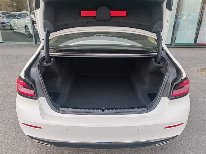 Фото 8 - BMW 5 Series