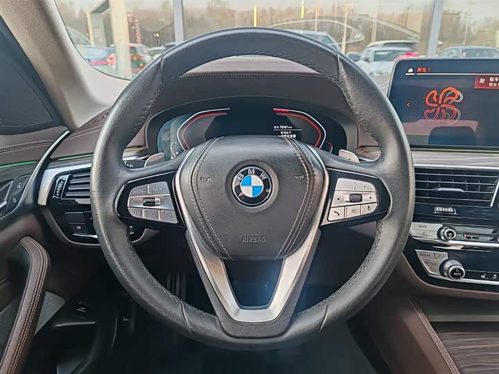 Фото 9 - BMW 5 Series