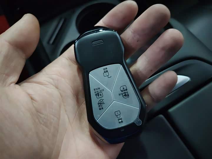 Фото 9 - XPeng P7