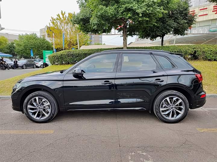 Фото 3 - Audi Q5L