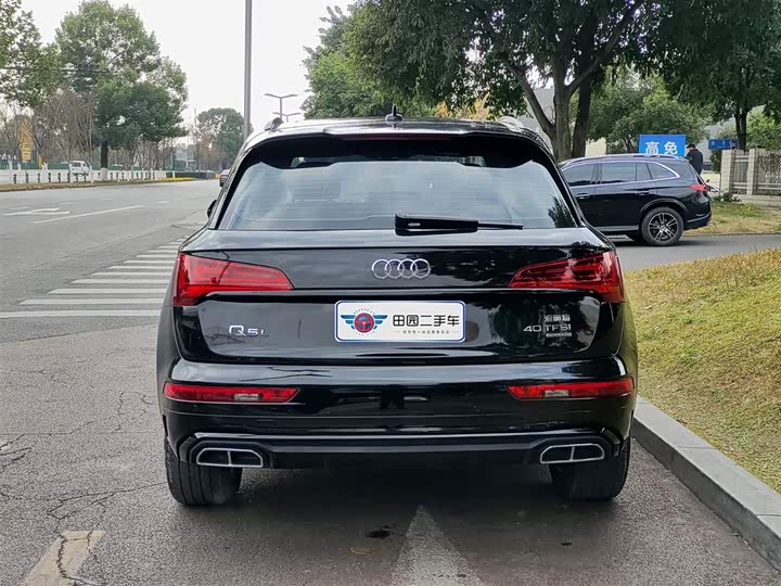 Фото 5 - Audi Q5L