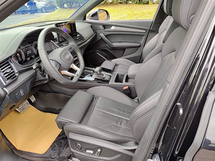 Фото 7 - Audi Q5L