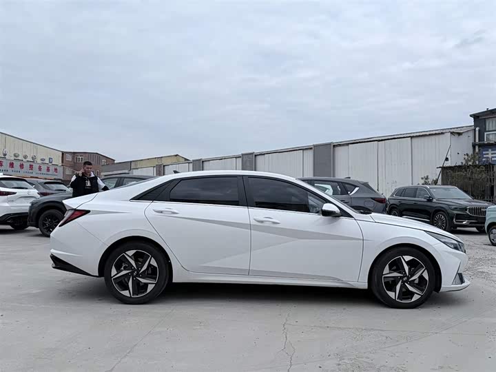 Фото 4 - Hyundai Elantra N line