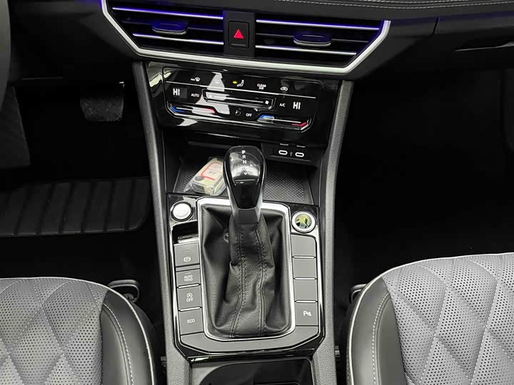 Фото 6 - Volkswagen Sagitar L