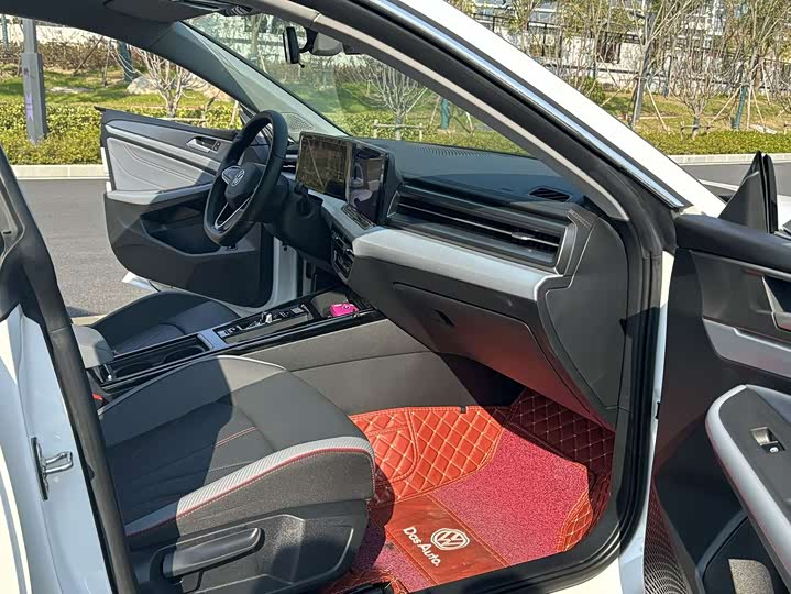 Фото 5 - Volkswagen Lamando L