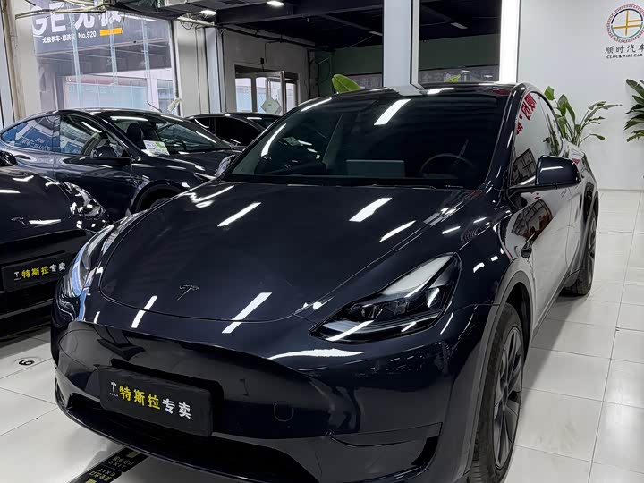 Фото 1 - Tesla Model Y