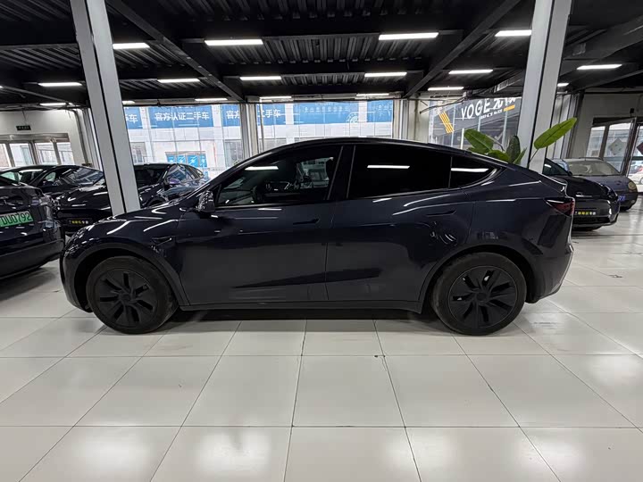 Фото 3 - Tesla Model Y
