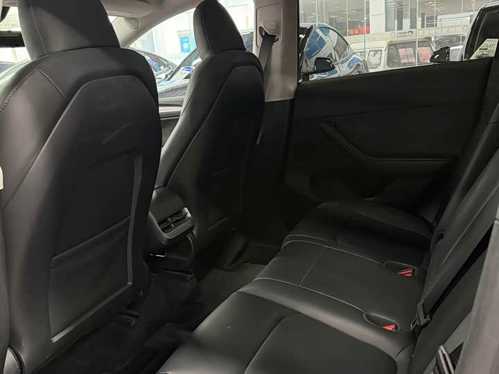 Фото 6 - Tesla Model Y