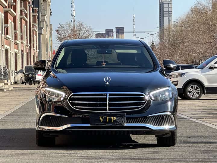 Фото 2 - Mercedes-Benz E-Class