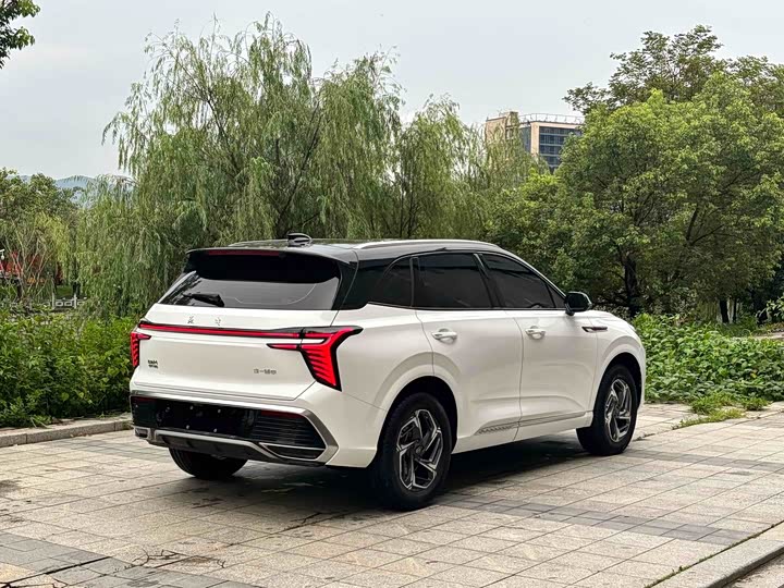 Фото 4 - Hongqi HS3