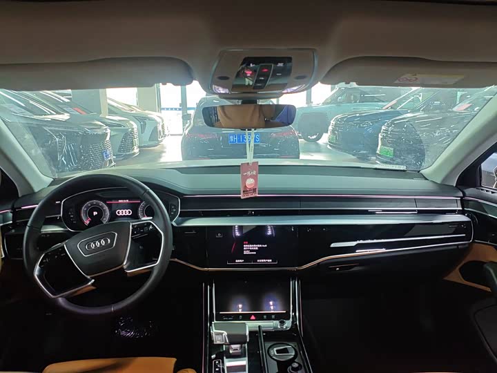 Фото 7 - Audi A8