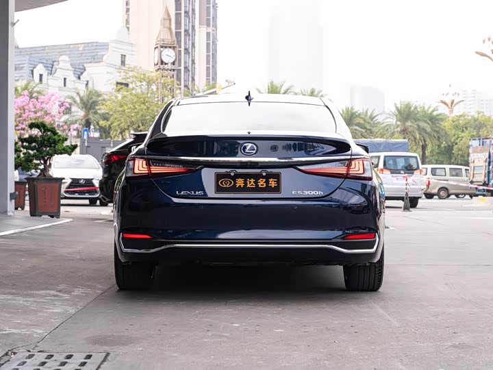 Фото 5 - Lexus ES