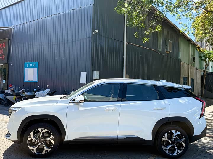 Фото 5 - Geely Atlas L