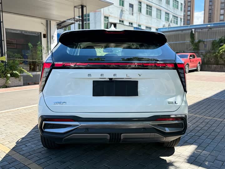 Фото 6 - Geely Atlas L