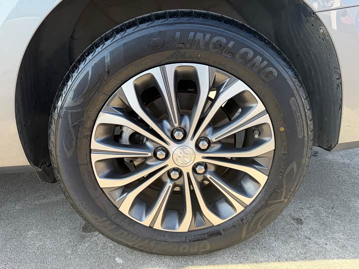 Фото 8 - Buick GL8 ES