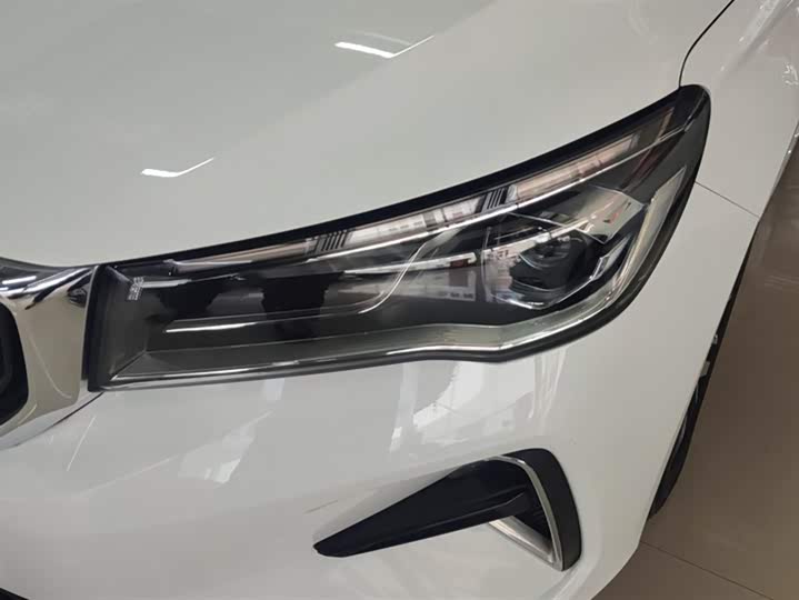 Фото 5 - Geely Emgrand