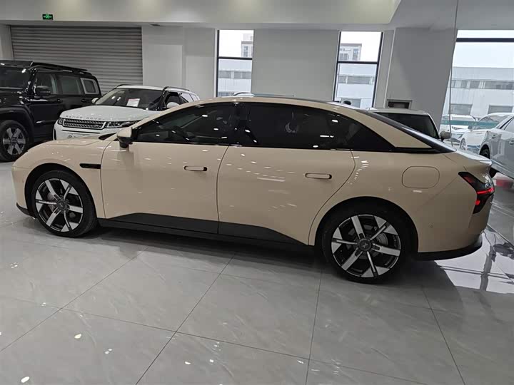 Фото 5 - XPeng Mona M03