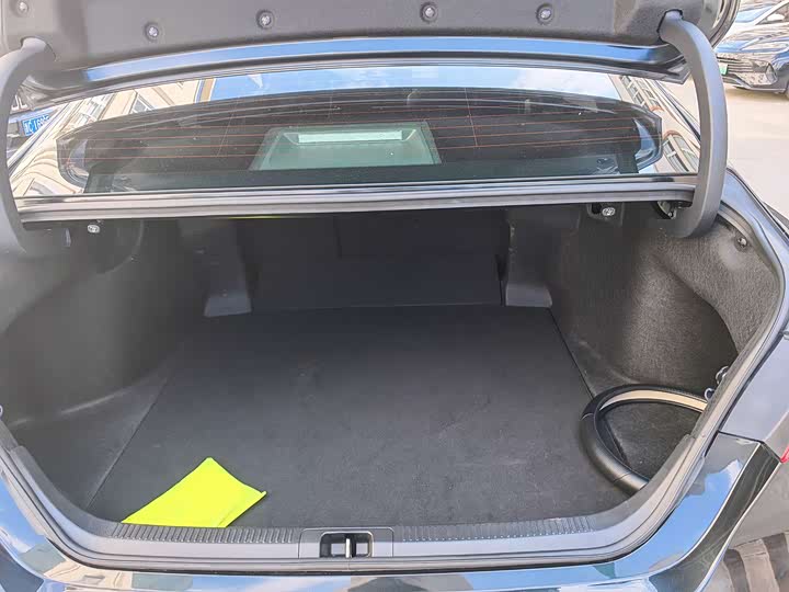 Фото 4 - Toyota Camry