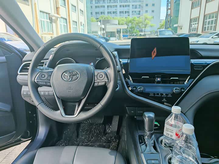 Фото 5 - Toyota Camry