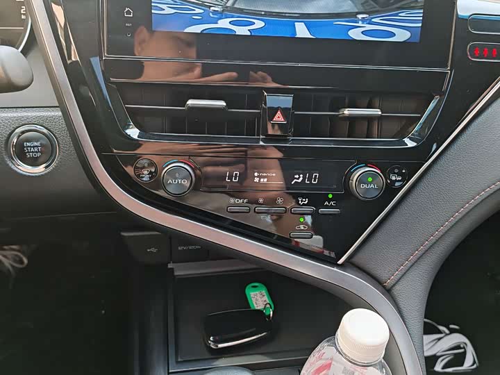 Фото 7 - Toyota Camry