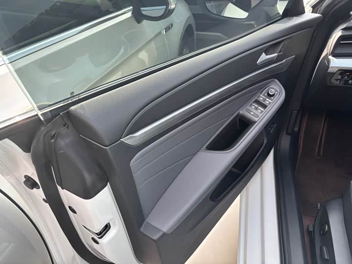 Фото 7 - Volkswagen Lamando L