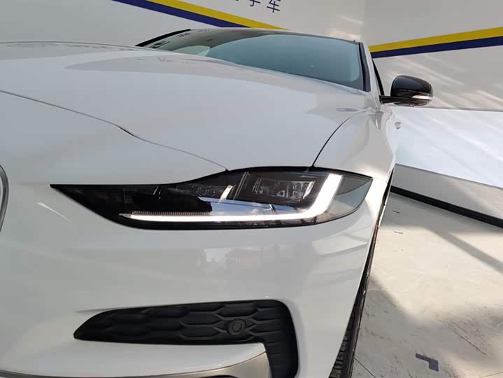 Фото 5 - Jaguar XE L