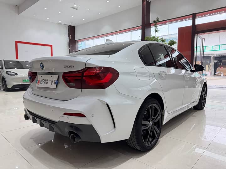 Фото 4 - BMW 1 Series