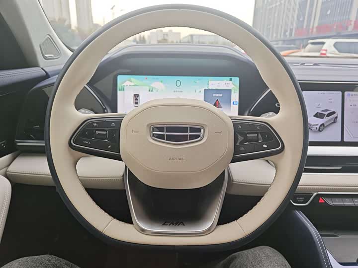 Фото 6 - Geely Monjaro