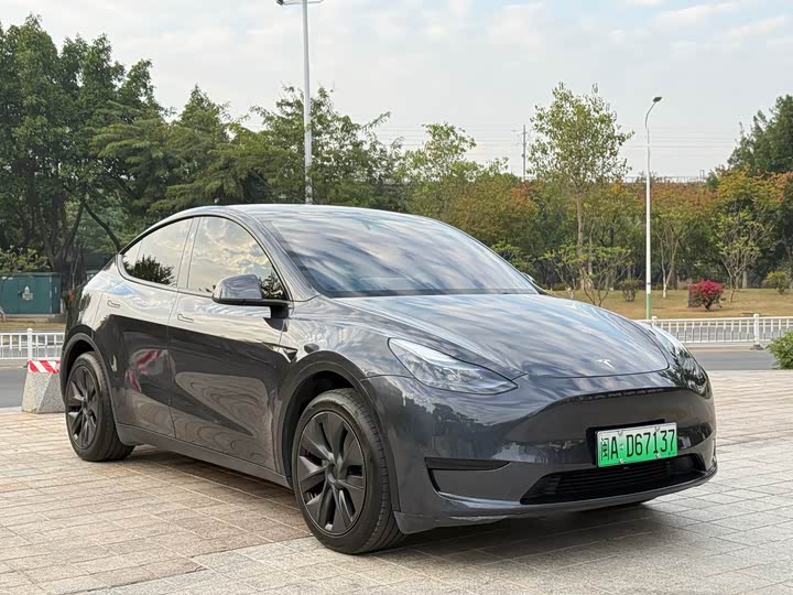 Фото 3 - Tesla Model Y