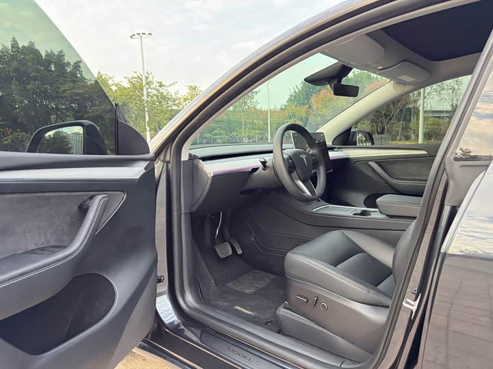 Фото 4 - Tesla Model Y