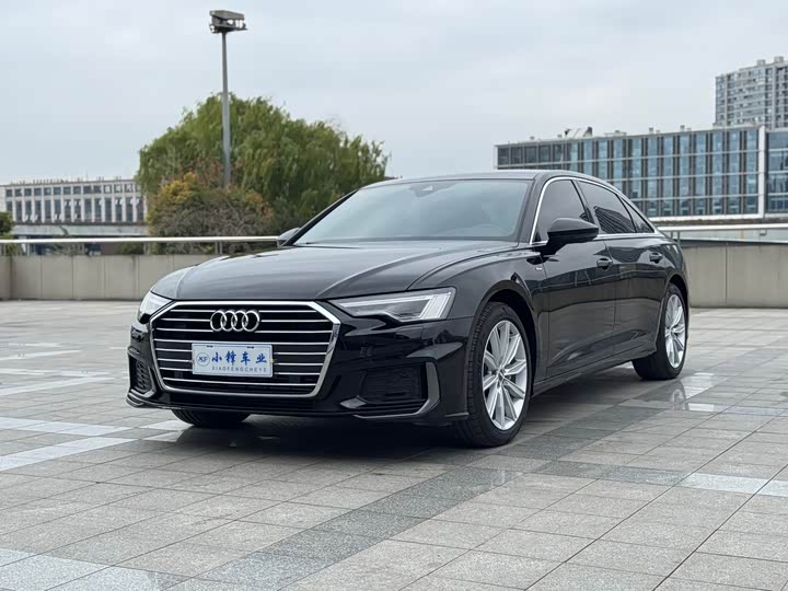 Фото 1 - Audi A6L