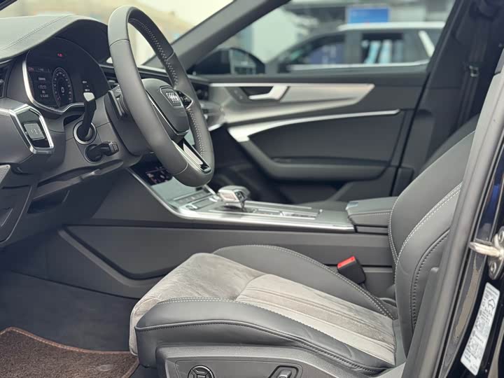 Фото 4 - Audi A6L